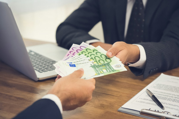 Combien Peut On Retirer D Argent Liquide Au Distributeur Automatique